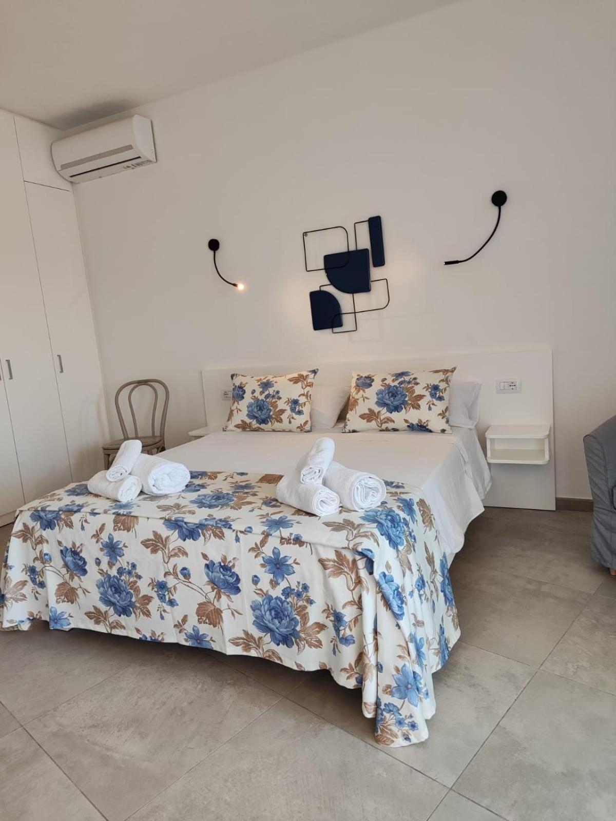 Rooms, Affittacamere Maksim Golfo Aranci Exterior photo