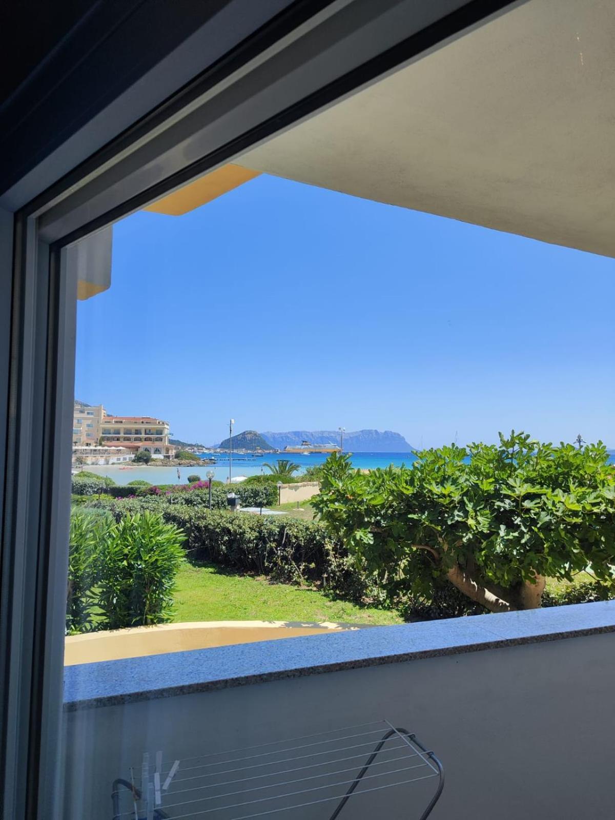 Rooms, Affittacamere Maksim Golfo Aranci Exterior photo