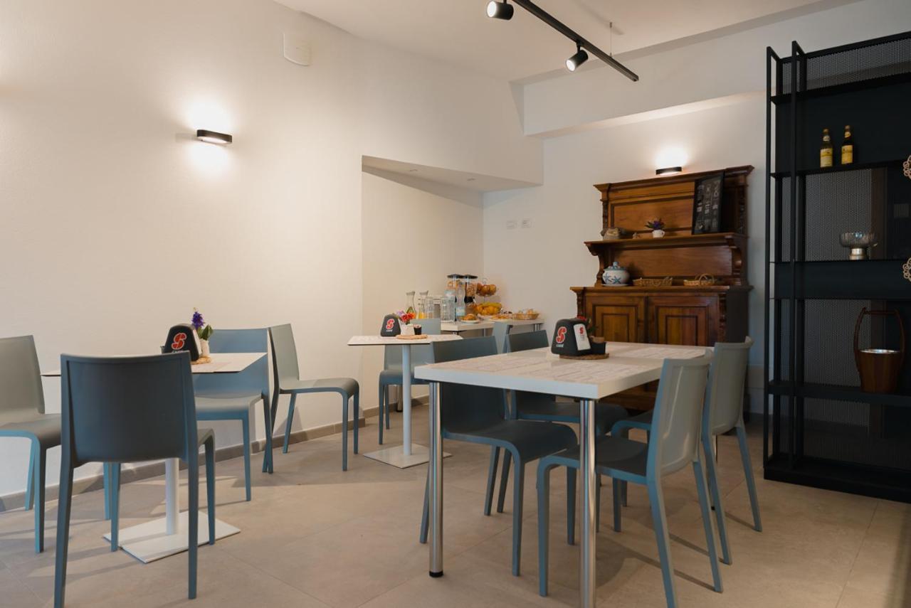 Rooms, Affittacamere Maksim Golfo Aranci Exterior photo