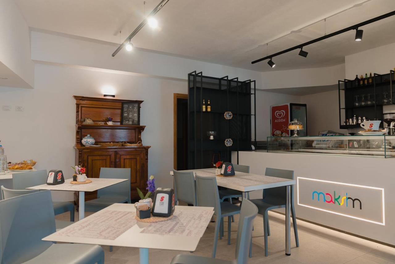 Rooms, Affittacamere Maksim Golfo Aranci Exterior photo