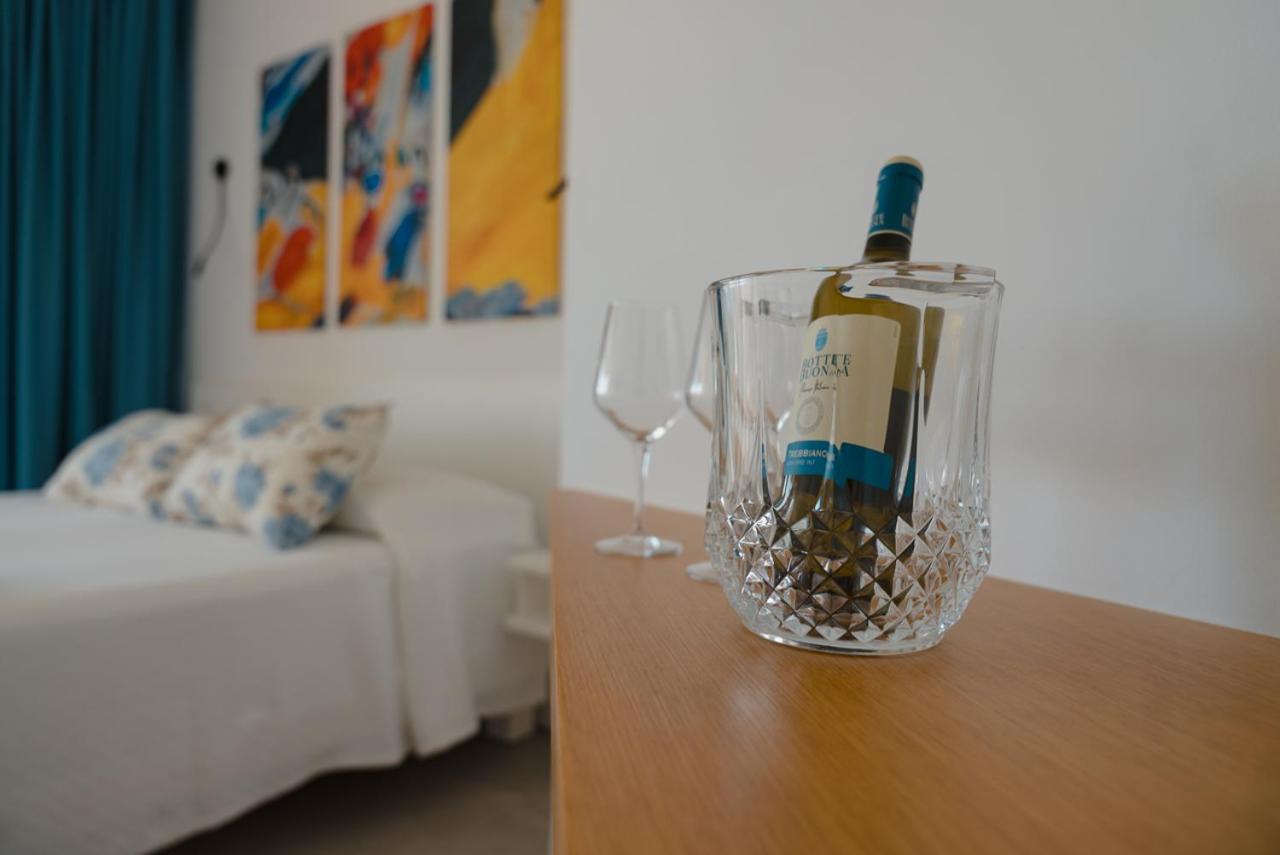 Rooms, Affittacamere Maksim Golfo Aranci Exterior photo